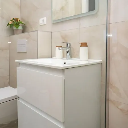 Seaside With A Swimming Pool Seget Donji, - 22929 Lejlighed Trogir