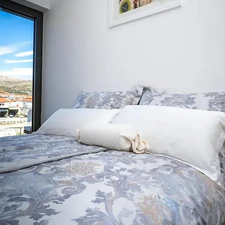 Seaside With A Swimming Pool Seget Donji, - 22929 Daire Trogir