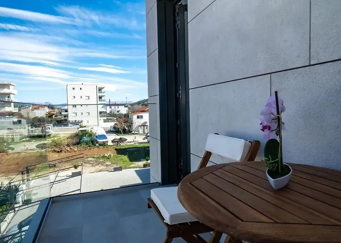 Seaside With A Swimming Pool Seget Donji, - 22929 * Trogir