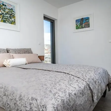 Διαμέρισμα Seaside With A Swimming Pool Seget Donji, - 22929 Τρογκίρ