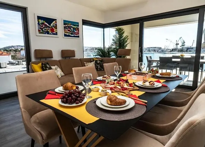 Seaside With A Swimming Pool Seget Donji, - 22929 Διαμέρισμα Τρογκίρ
